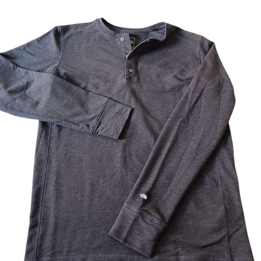 The North Face Charcoal Long Sleeve Top - Picture 4 of 5